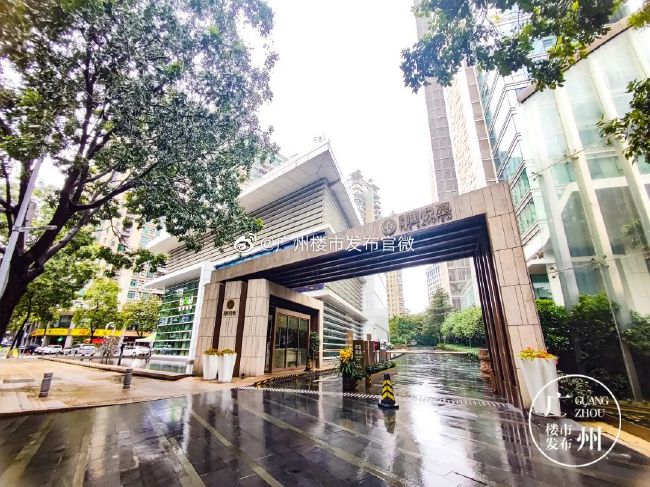 秘密到底是什么？答案只能等到5月1日在大银幕上揭晓